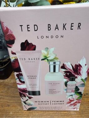 Ted Baker Woman Femme Pink Bath & Body Gift Set